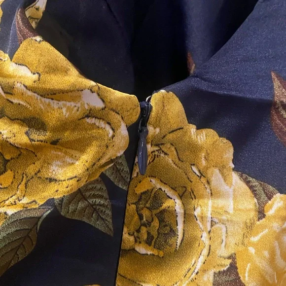 Lulu’s Sleek Blooms Maxi Dress - Picture 4 of 5